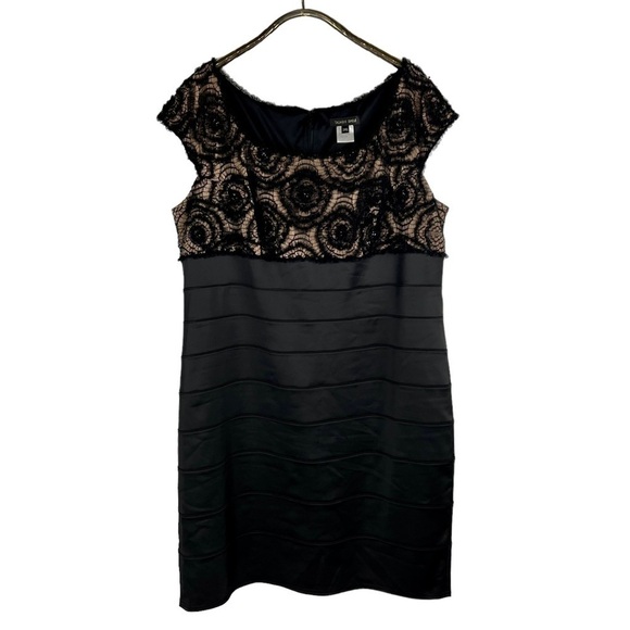 TADASHI SHOJI OT85851MQ RUCHED FLORAL LACE SCOOP NECK CAP SLEEVE SHEATH DRESS - Picture 2 of 15